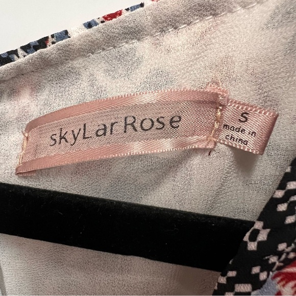 Skylar Rose V-Neck Midi Smock Dress in 70s Patchwork Print Size Small - Picture 5 of 15